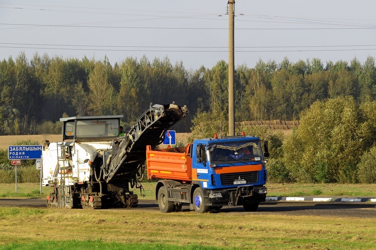 Могилёвская область, № ТВ-6 3520 — Wirtgen W 2000; Могилёвская область, № АК 1823-6 — МАЗ-5550 (общая модель)