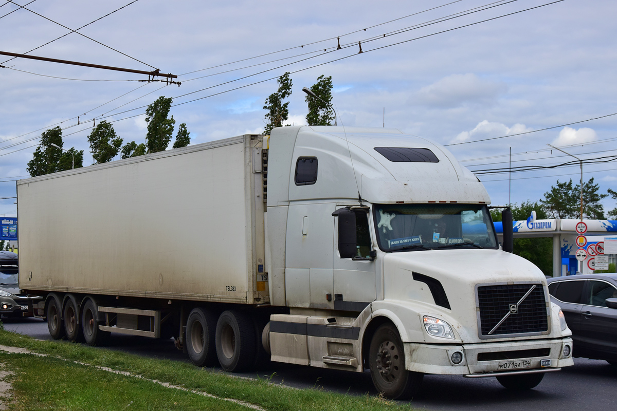 Волгоградская область, № М 071 ВА 134 — Volvo VNL670