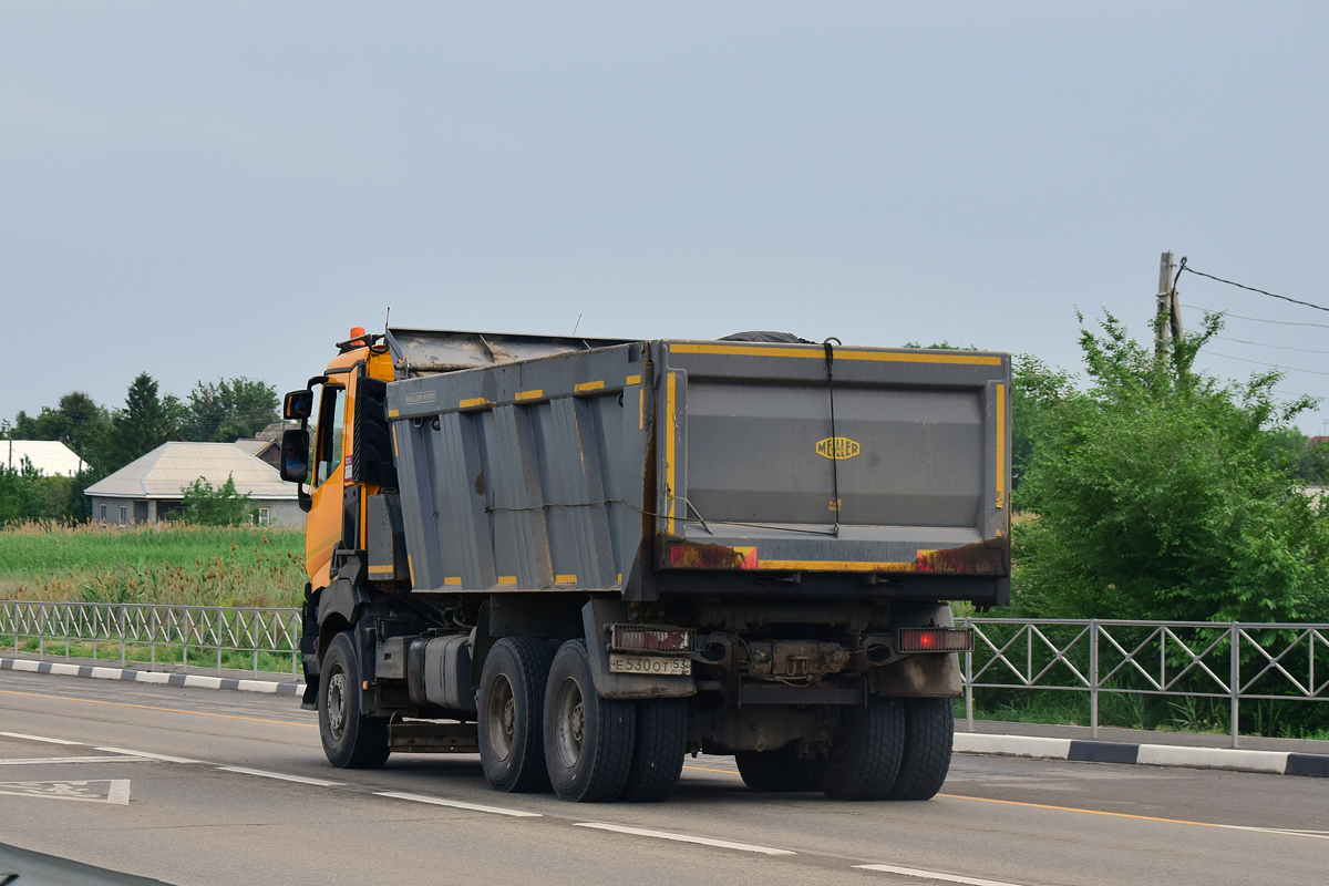 Новгородская область, № Е 530 ОТ 53 — Renault Kerax