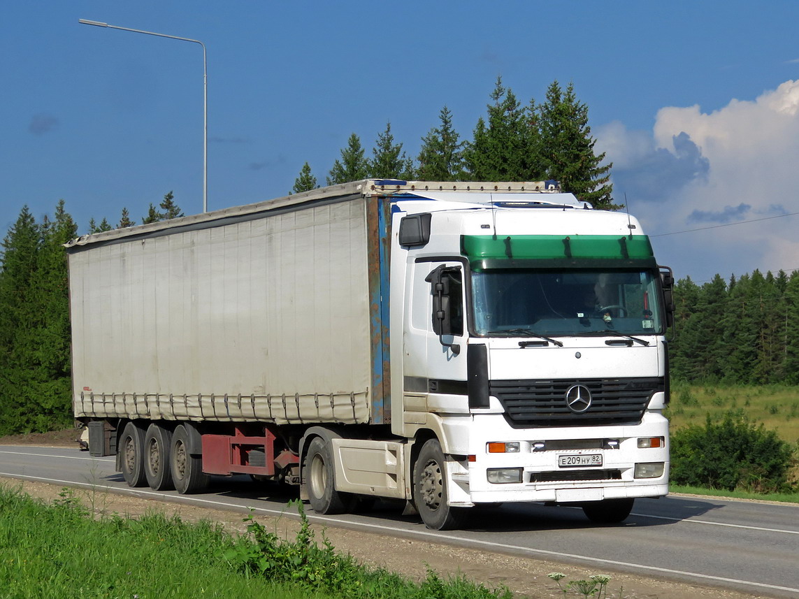 Пермский край, № Е 209 НУ 82 — Mercedes-Benz Actros ('1997)