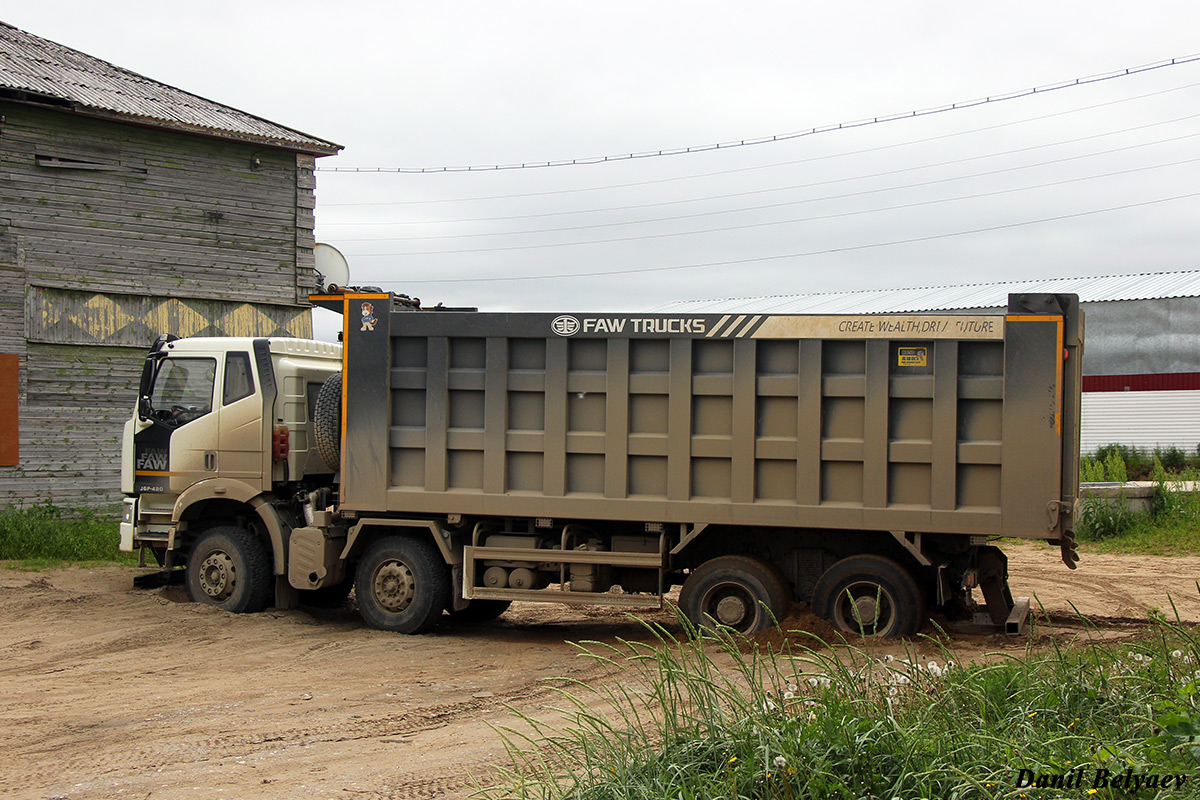 Московская область, № Е 261 ОА 790 — FAW J6 CA3310