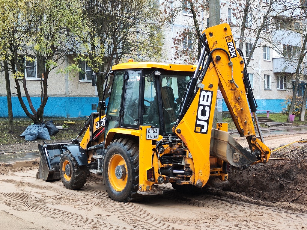 Тверская область, № 8163 ТА 69 — JCB 3CX