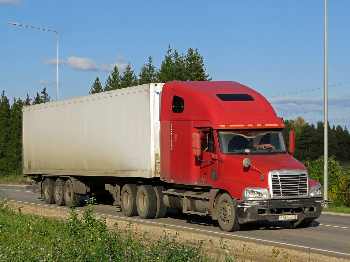 Курганская область, № У 127 КМ 45 — Freightliner Century Class