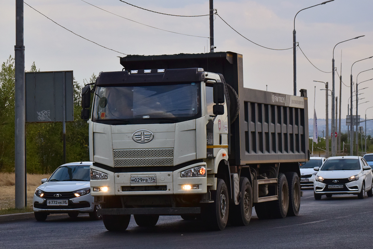 Волгоградская область, № М 029 РВ 134 — FAW J6 CA3310