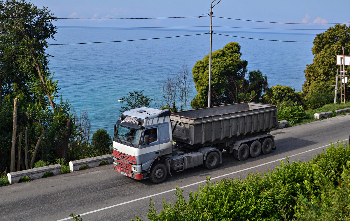 Абхазия, № Р 754 СН — Volvo ('1993) FH12.420