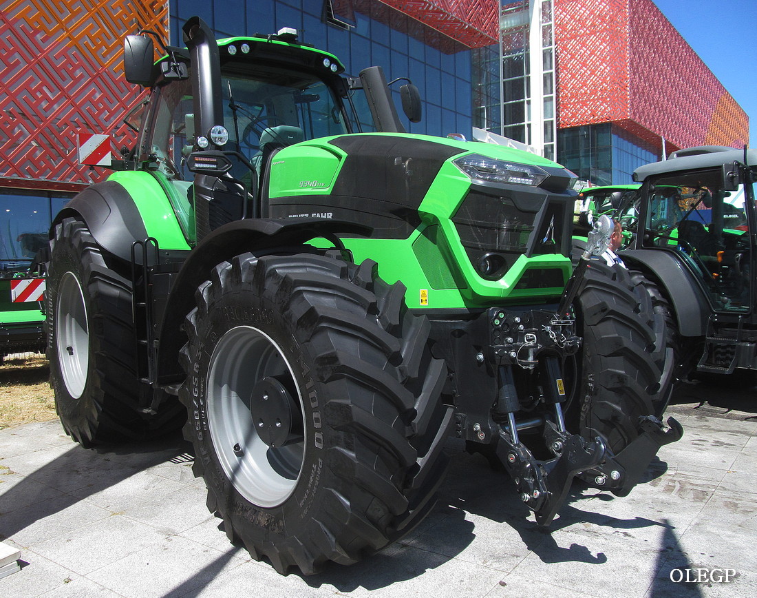 Брестская область, № АМ-1 7074 — Deutz-Fahr 9*** TTV (общая модель); Минская область — Выставка "Белагро-2023"