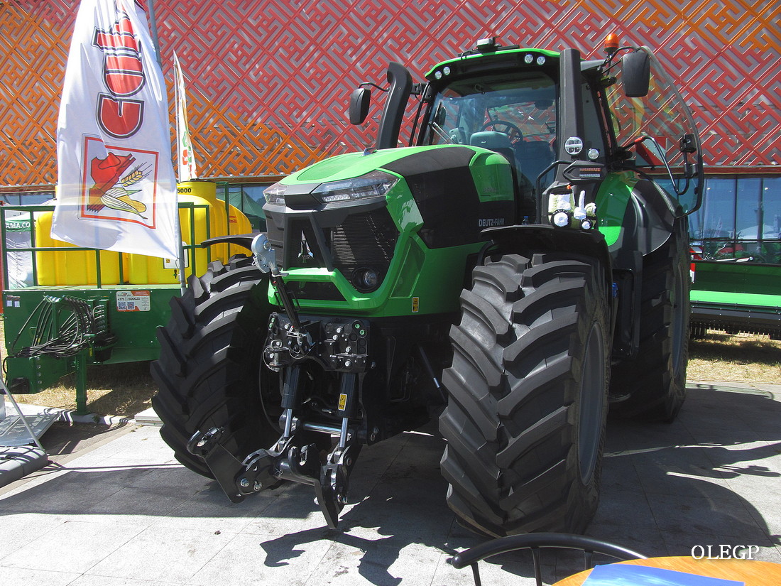 Брестская область, № АМ-1 7074 — Deutz-Fahr 9*** TTV (общая модель); Минская область — Выставка "Белагро-2023"