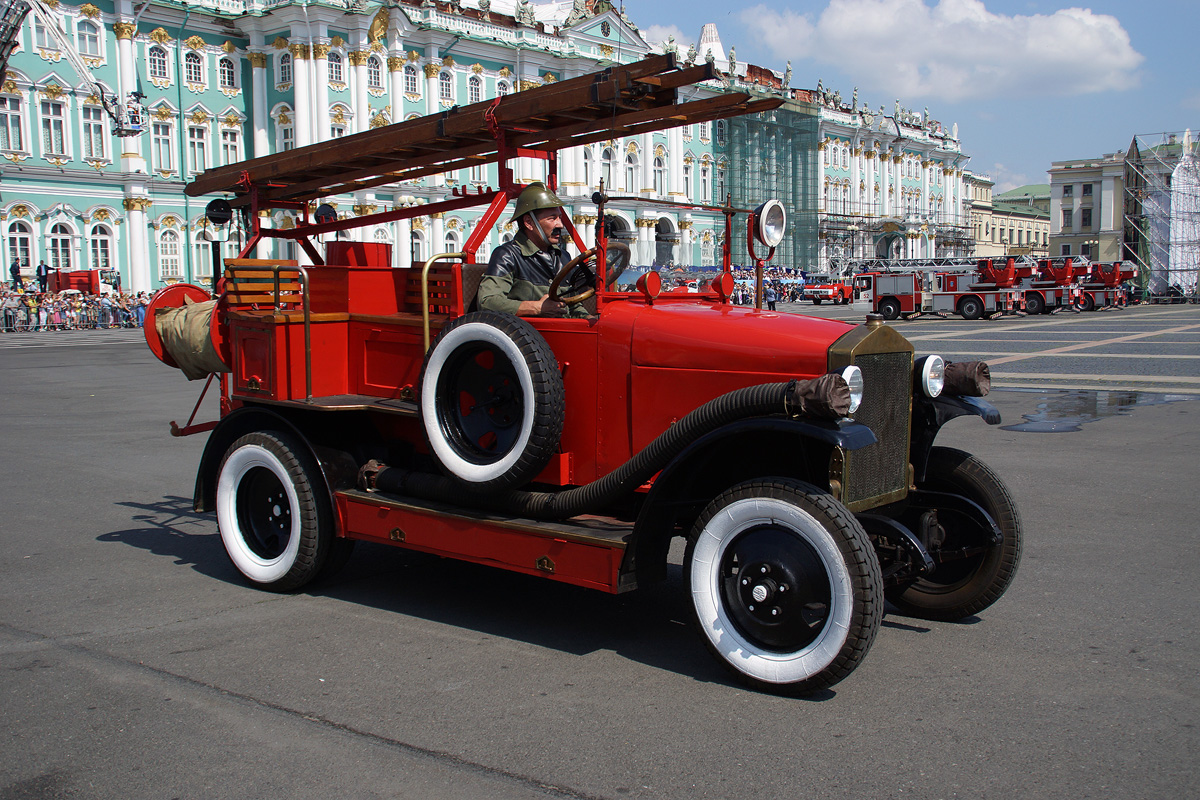 Санкт-Петербург, № (78) Б/Н 0045 — АМО-Ф15; Санкт-Петербург — Парад, посвящённый 210-летию со дня образования пожарной охраны Санкт‑Петербурга (29.06.2013)