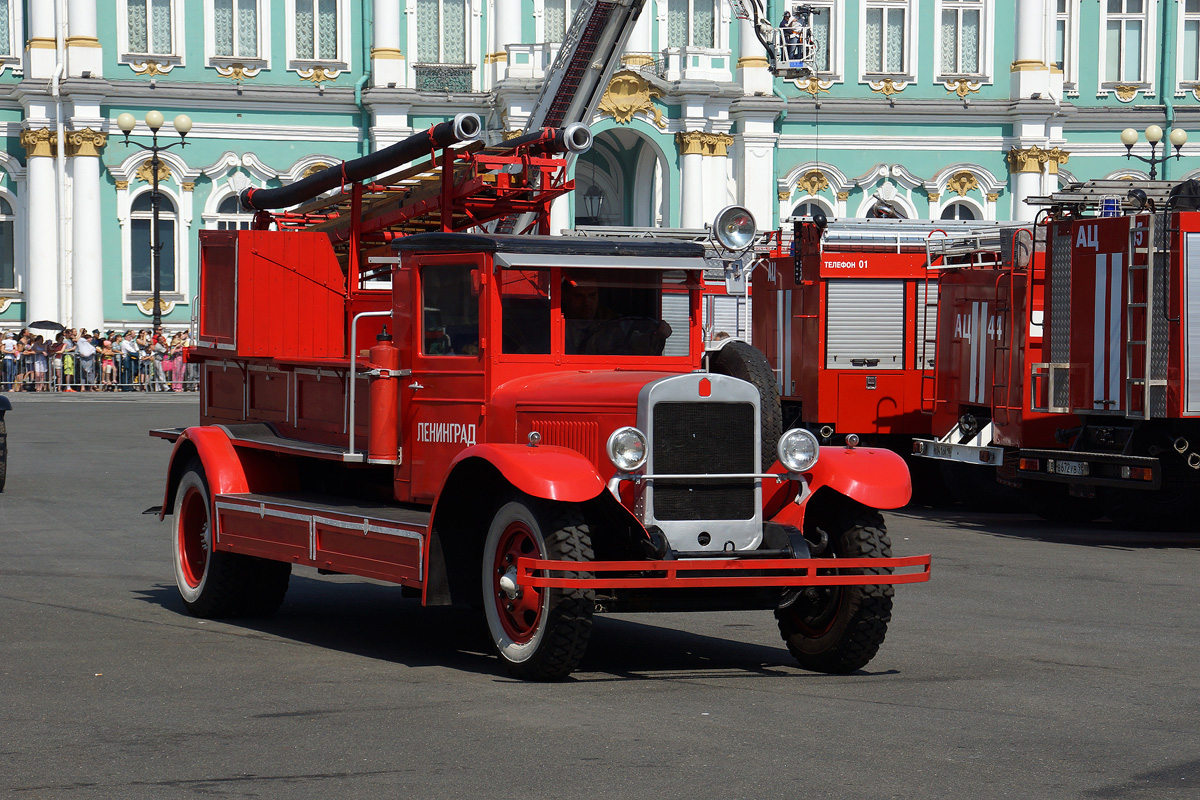 Санкт-Петербург, № (78) Б/Н 0068 — ЗИС-11; Санкт-Петербург — Автомобили без номеров; Санкт-Петербург — Парад, посвящённый 210-летию со дня образования пожарной охраны Санкт‑Петербурга (29.06.2013)