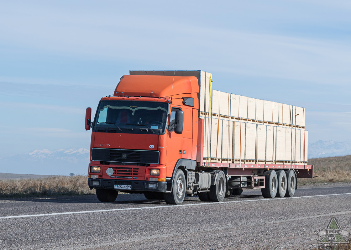 Жетысуская область, № 805 AAD 19 — Volvo ('1993) FH12.380