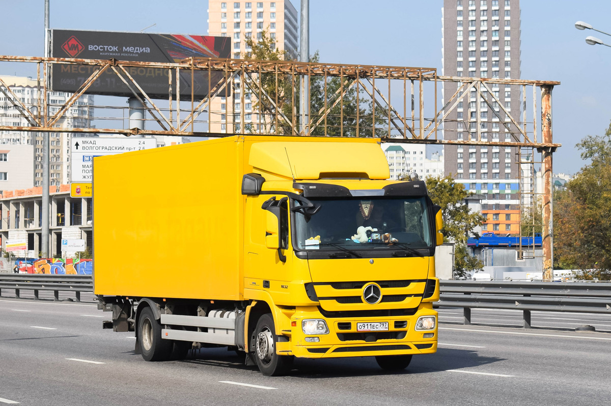 Москва, № О 911 ЕС 797 — Mercedes-Benz Actros ('2009) 1832