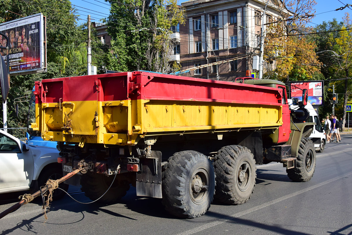 Саратовская область, № В 678 ЕА 64 — Урал-5557-10