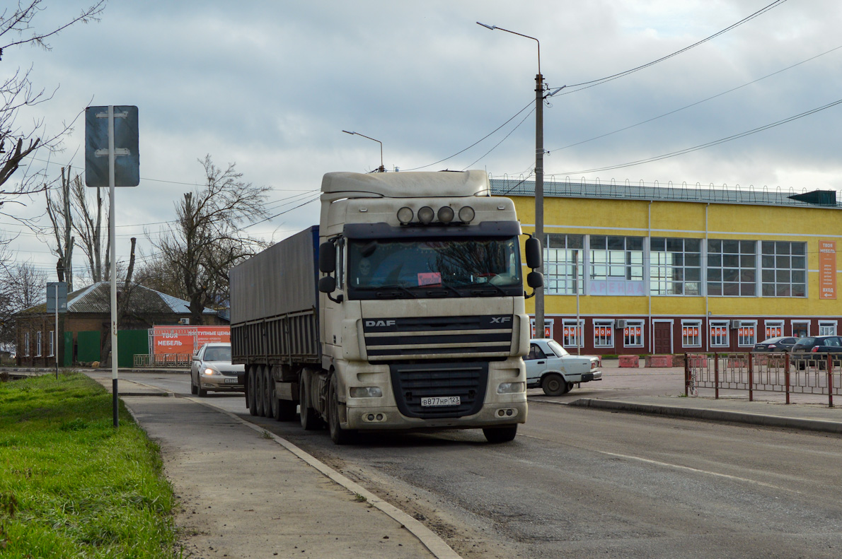 Краснодарский край, № В 877 НР 123 — DAF XF105 FT