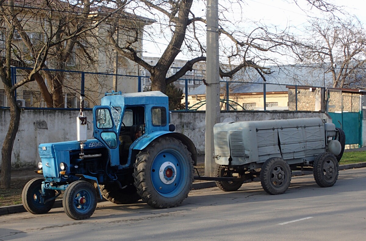 Крым, № 1610 КВ 82 — Т-40М