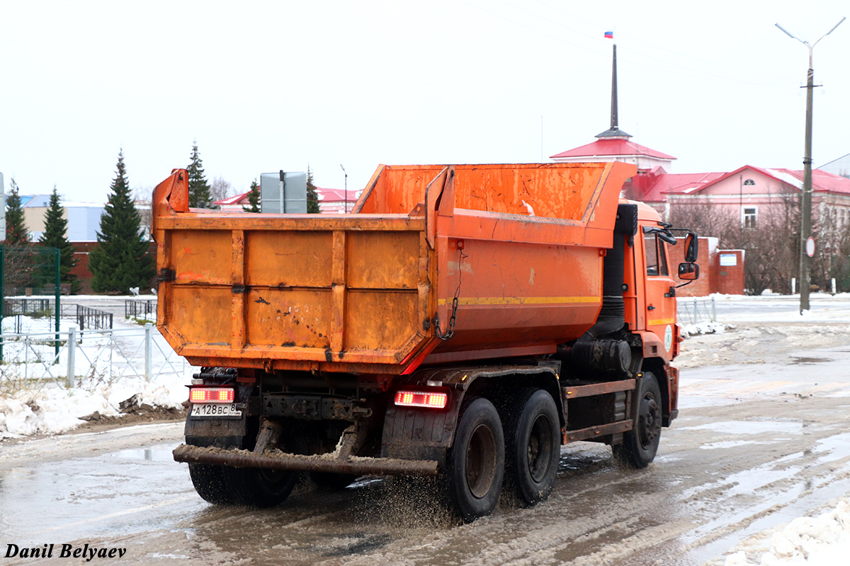 Ненецкий автономный округ, № А 128 ВС 83 — КамАЗ-65115-L4