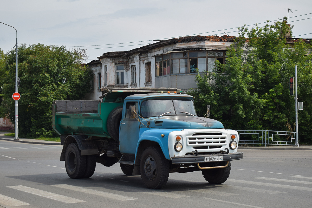 Алтайский край, № Е 102 МХ 22 — ЗИЛ-495710