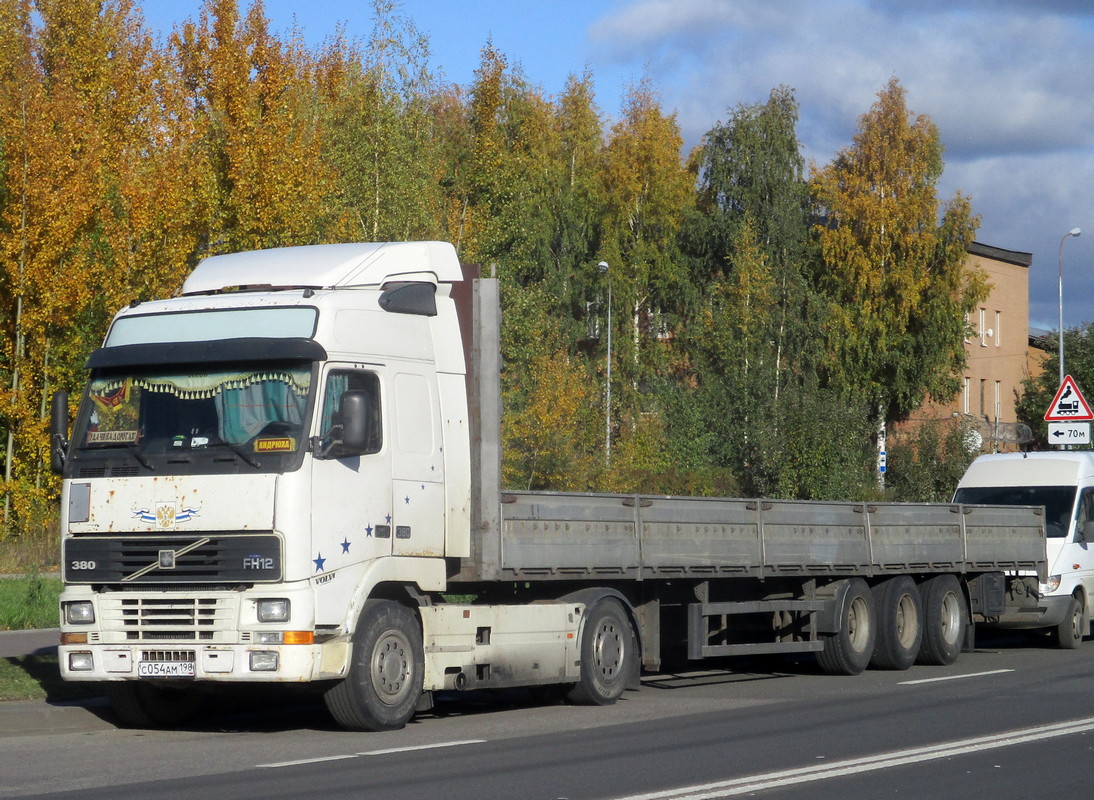 Санкт-Петербург, № С 054 АМ 198 — Volvo ('1993) FH12.380