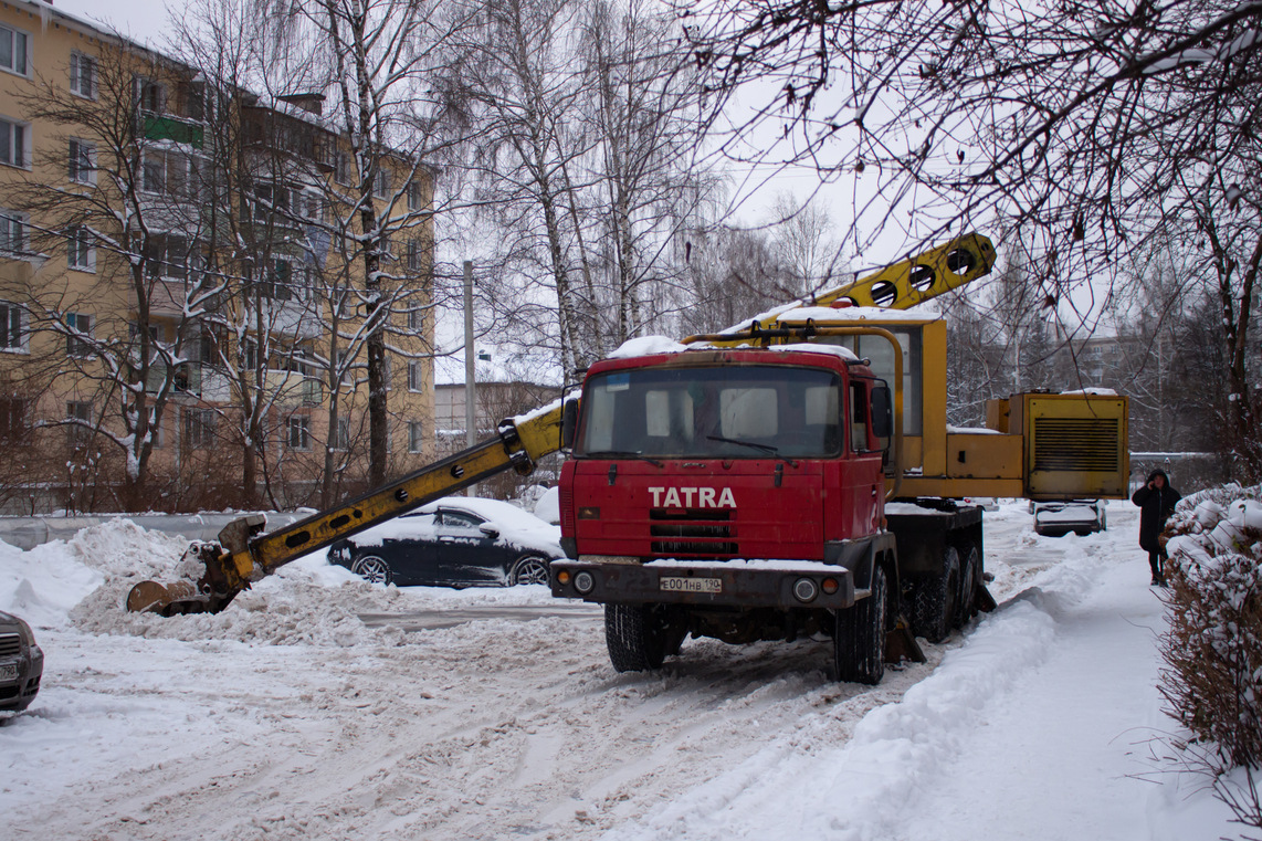 Московская область, № Е 001 НВ 190 — Tatra 815 P17