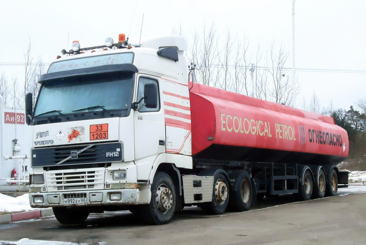 Псковская область, № Н 992 ЕУ 60 — Volvo ('1993) FH12.420