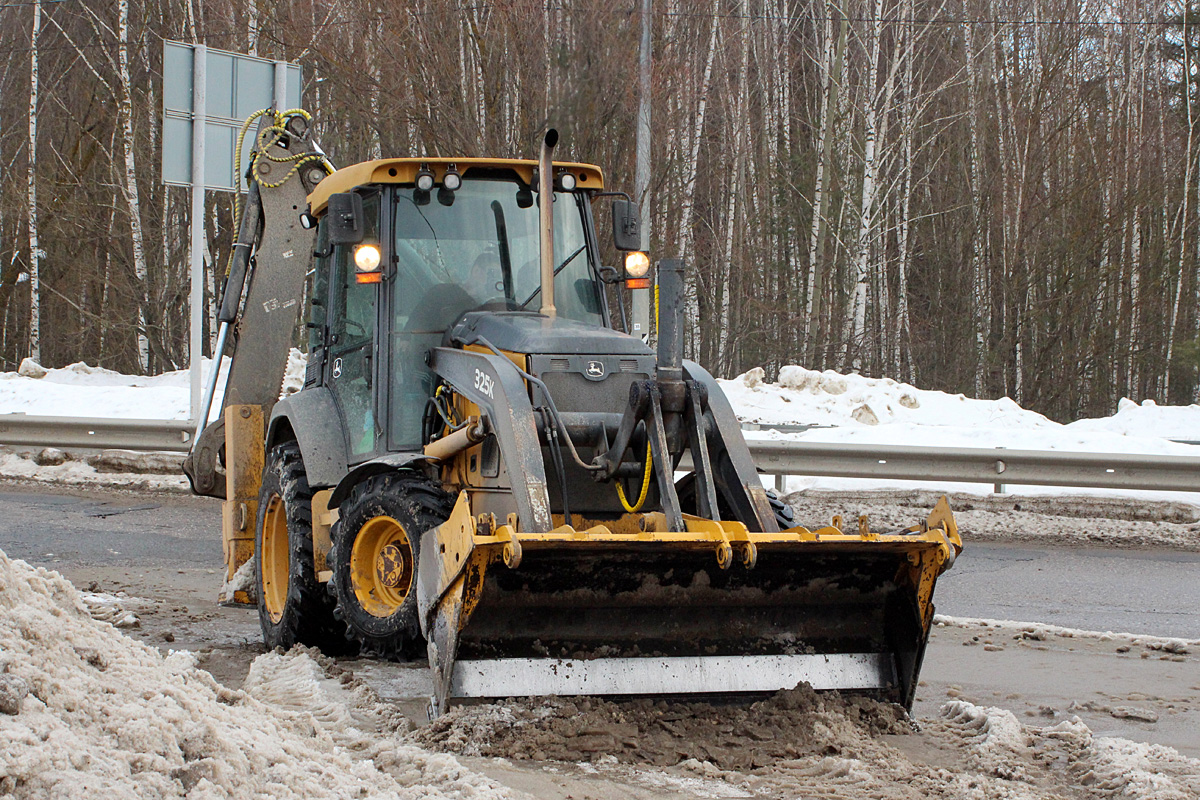 Рязанская область, № 1600 РК 62 — John Deere 325K