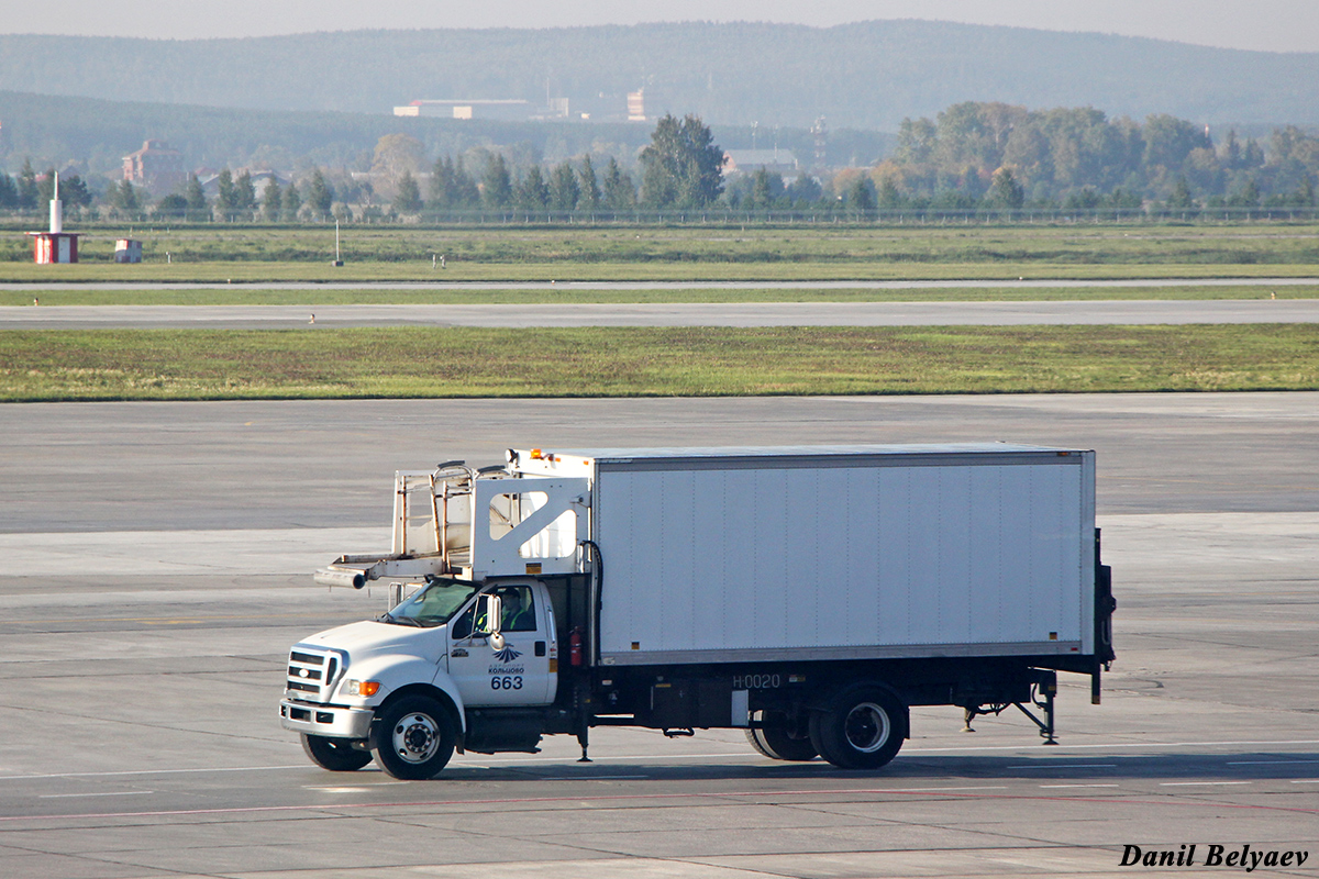 Свердловская область, № 663 — Ford F-750