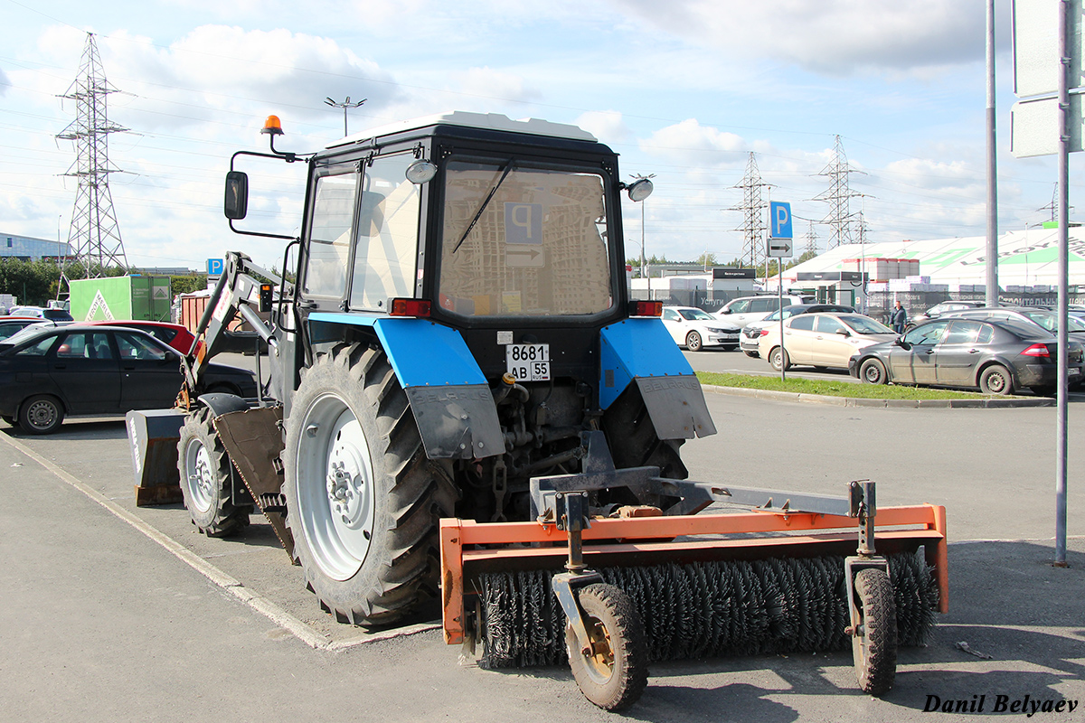 Свердловская область, № 8861 АВ 55 — Беларус-82.1