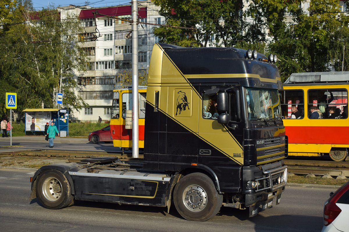 Алтайский край, № Е 494 УМ 22 — DAF XF95 FT