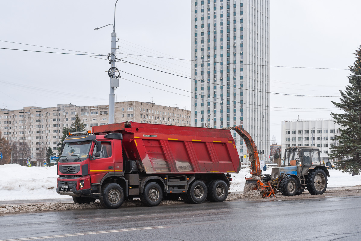 Архангельская область, № О 882 ВК 29 — Volvo ('2010) FM.400 [X9P]; Архангельская область, № 6765 АВ 29 — Беларус-892.2