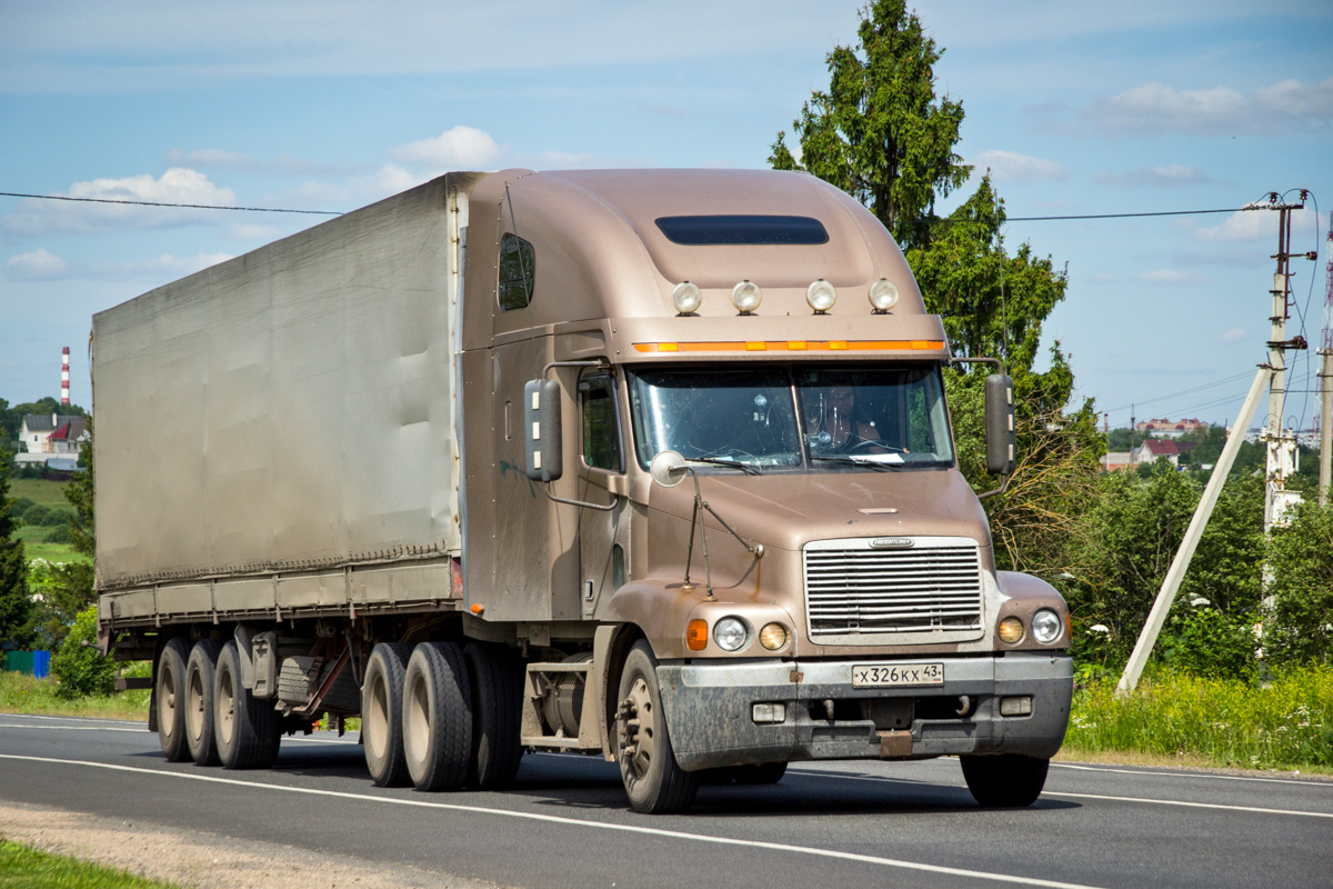 Кировская область, № Х 326 КХ 43 — Freightliner Century Class