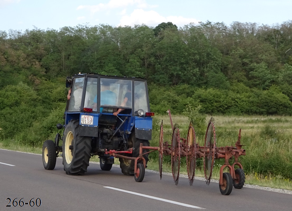 Венгрия, № YEV-197 — Zetor 5611; Прицепы сельскохозяйственные — Грабли (общая)