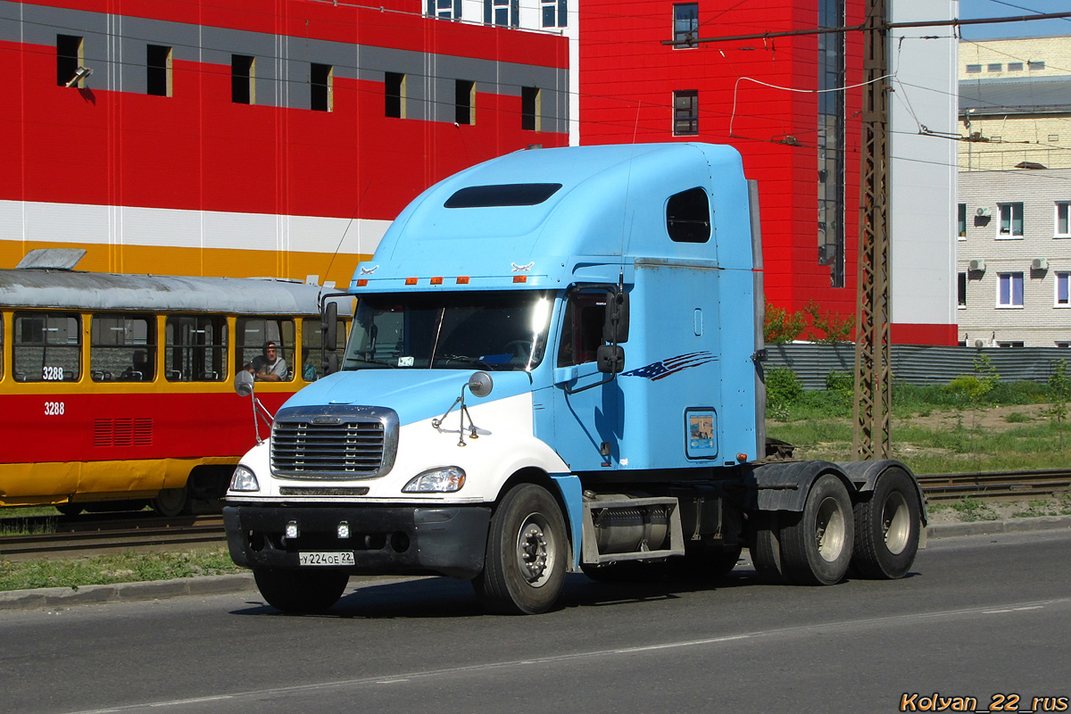 Алтайский край, № У 224 ОЕ 22 — Freightliner Columbia