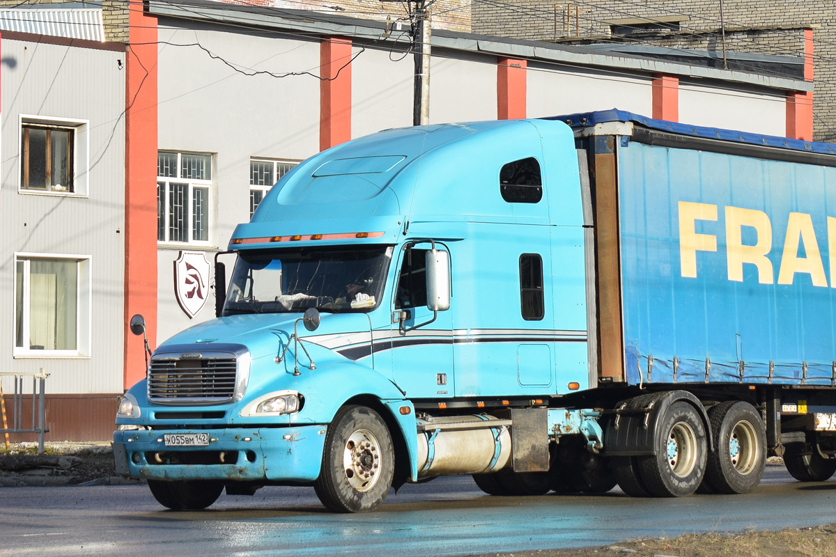 Кемеровская область, № У 055 ВМ 142 — Freightliner Columbia