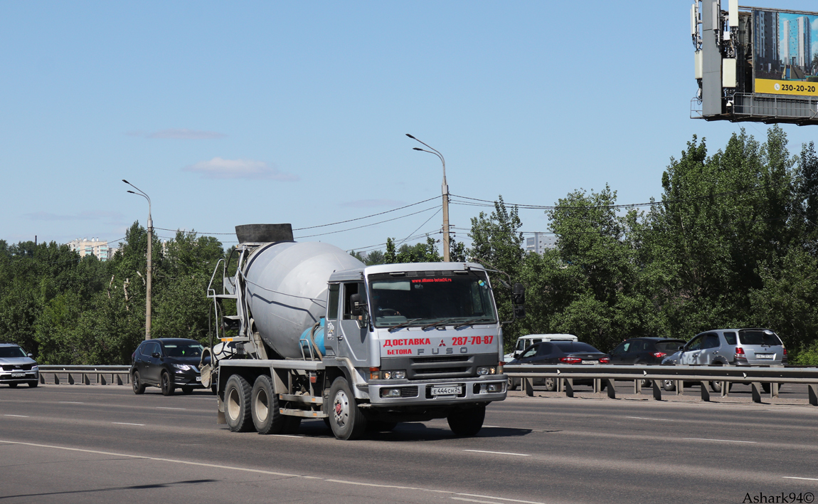 Красноярский край, № Е 444 СН 24 — Mitsubishi Fuso (общая модель)