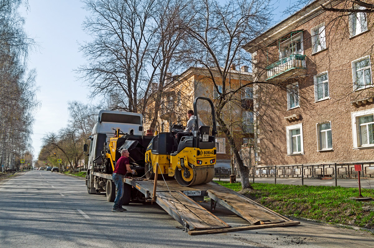 Свердловская область, № С 160 ХК 196 — IVECO EuroTech; Свердловская область, № 9007 ЕЕ 66 — Bomag (общая модель)