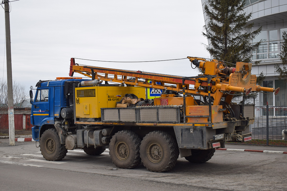 Новосибирская область, № М 837 НР 154 — КамАЗ-43118-RR [431185-R]