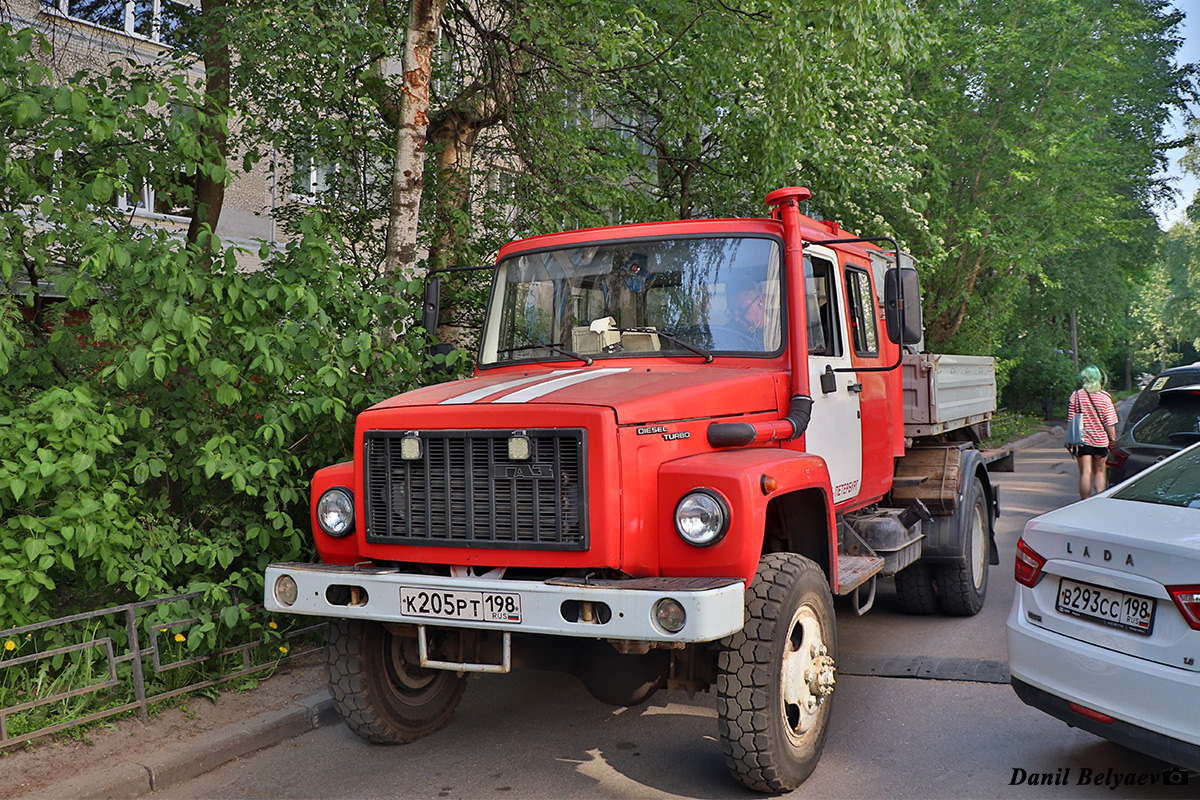 Санкт-Петербург, № К 205 РТ 198 — ГАЗ-33086 «Земляк»