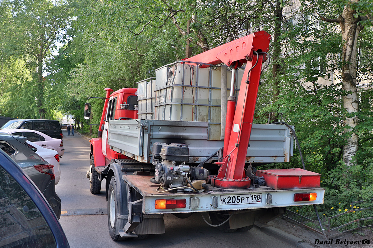 Санкт-Петербург, № К 205 РТ 198 — ГАЗ-33086 «Земляк»