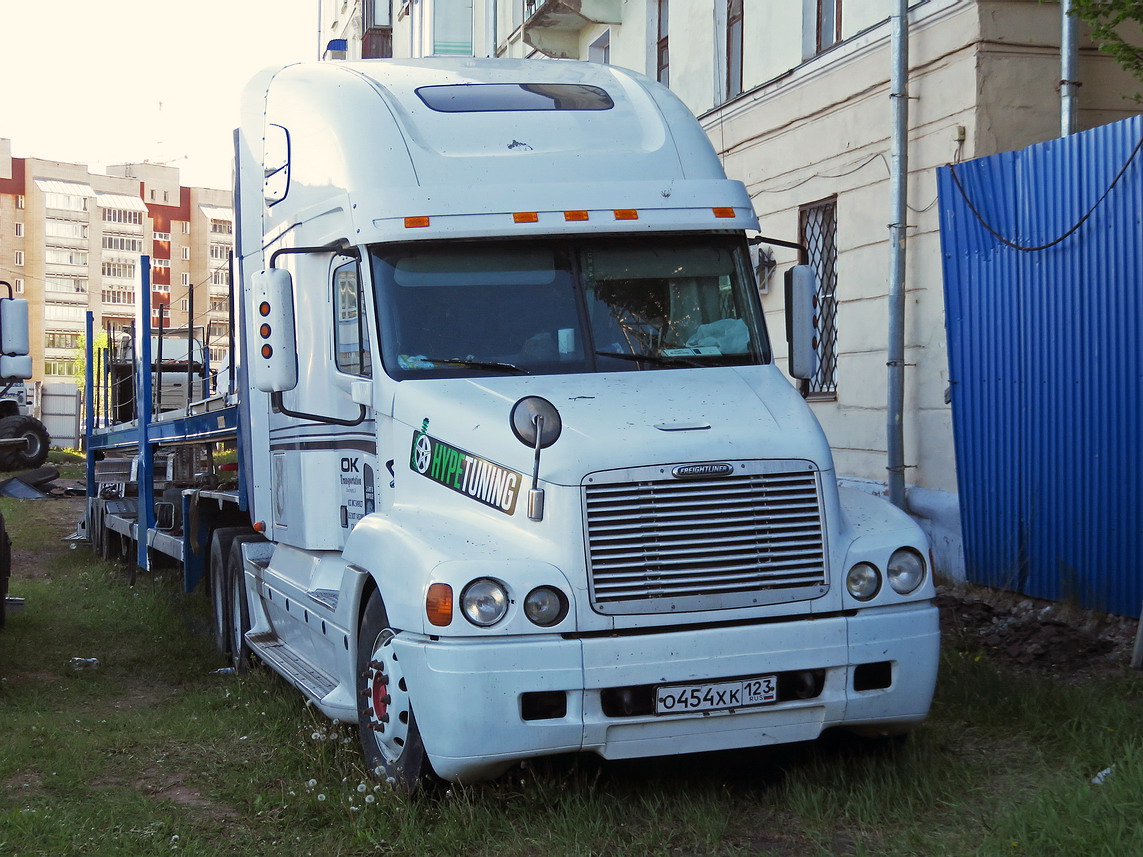 Краснодарский край, № О 454 ХК 123 — Freightliner Century Class