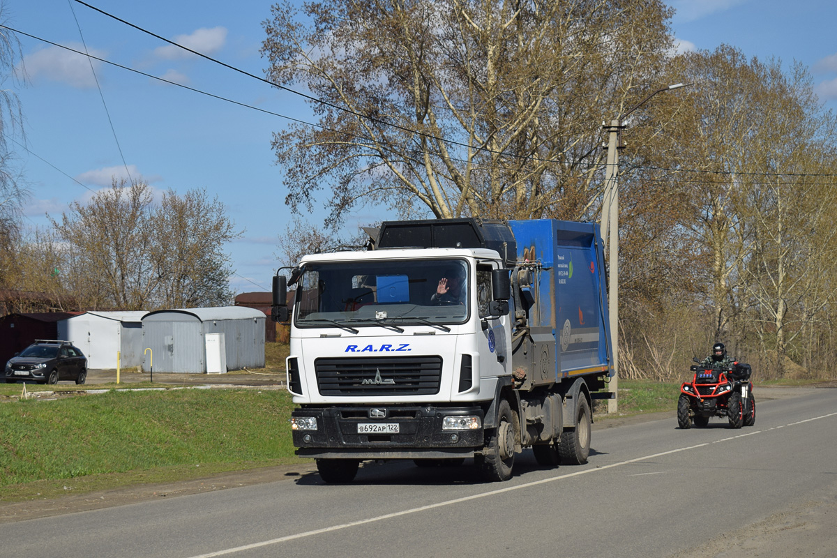 Алтайский край, № В 692 АР 122 — МАЗ-534025