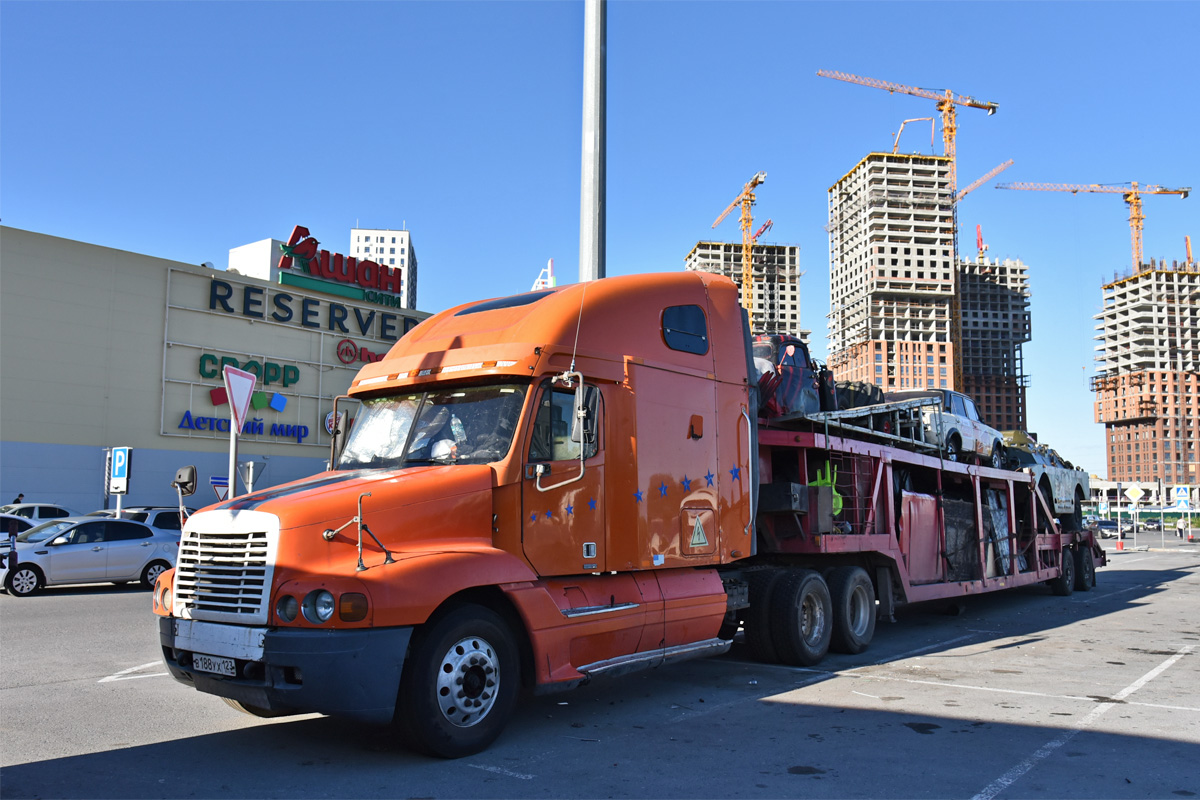 Краснодарский край, № В 188 УХ 123 — Freightliner Century Class