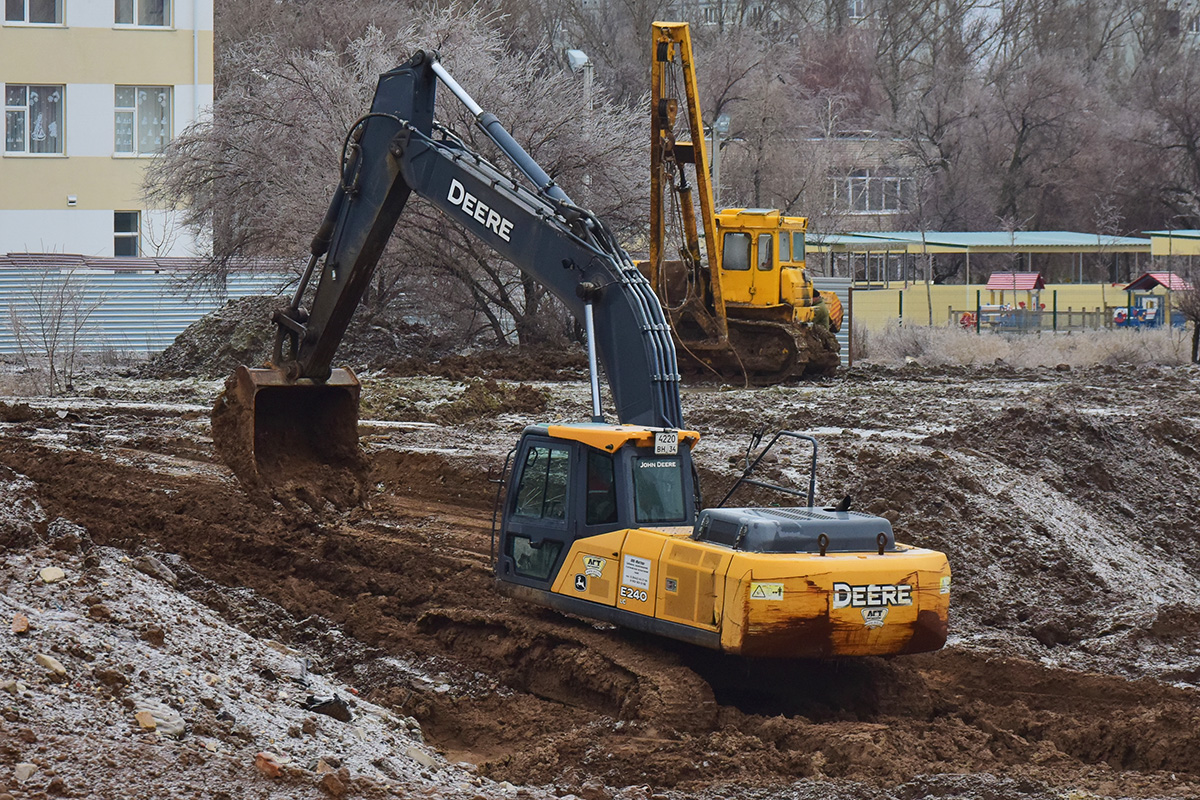 Волгоградская область, № 4220 ВН 34 — John Deere (общая модель)