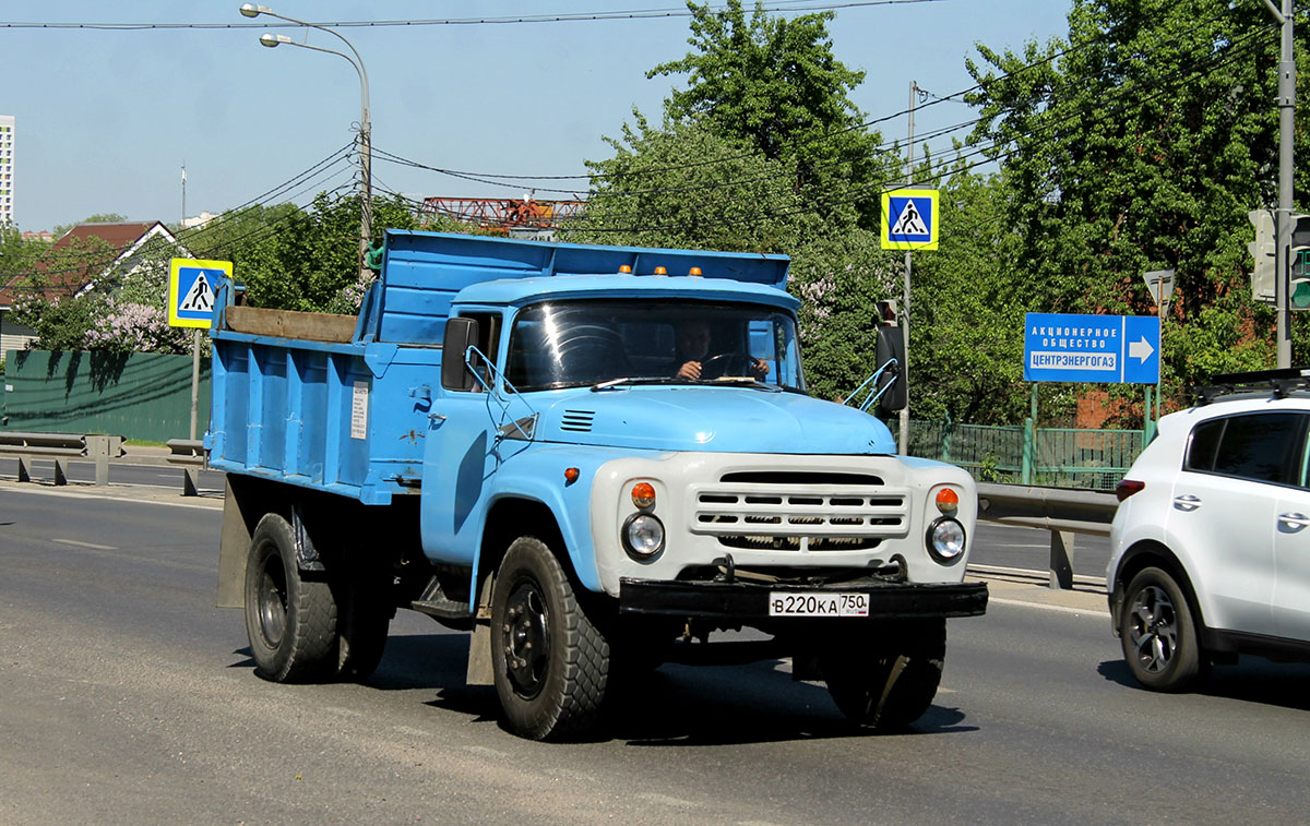 Московская область, № В 220 КА 750 — ЗИЛ-495810