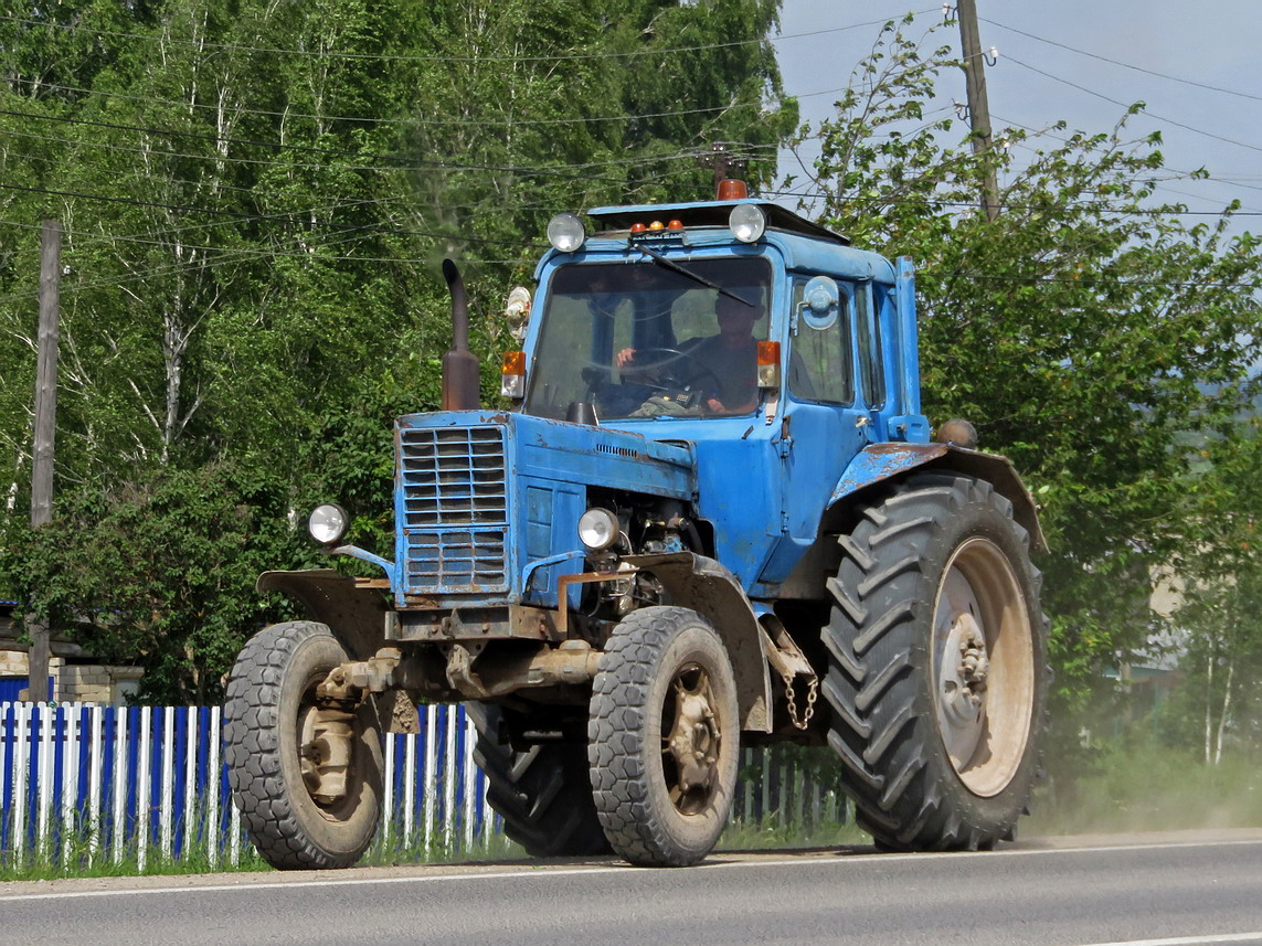 Кировская область, № **** КЕ 43 — МТЗ-80; Кировская область — Спецтехника с нечитаемыми (неизвестными) номерами