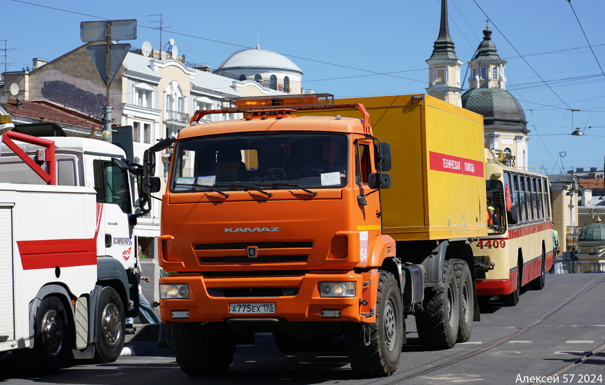 Санкт-Петербург, № 054 — КамАЗ-43118-46; Санкт-Петербург — Международный транспортный фестиваль "SPbTransportFest" (2019-... гг)