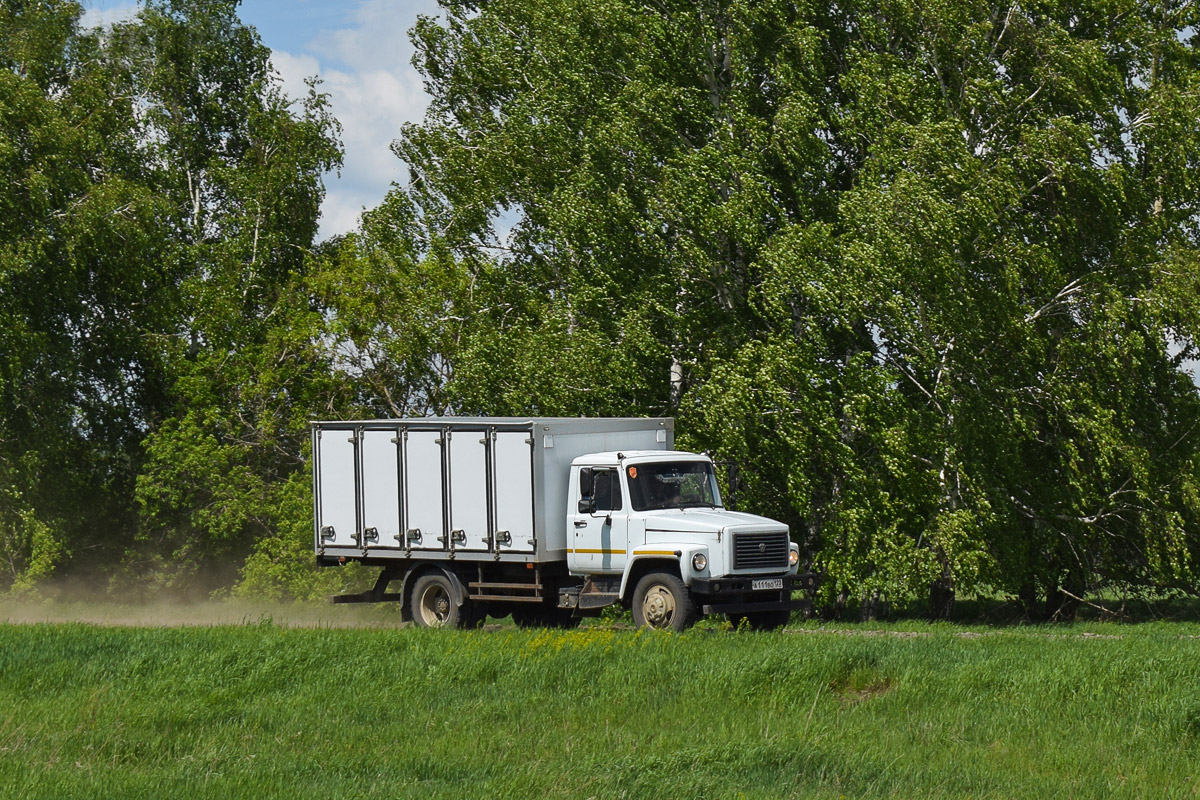 Алтайский край, № А 111 ВО 122 — ГАЗ-3309