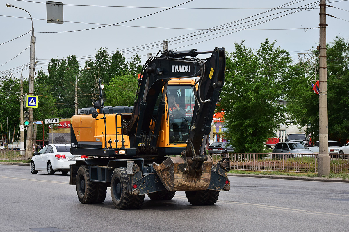 Волгоградская область, № 8339 ВЕ 34 — Hyundai R140W