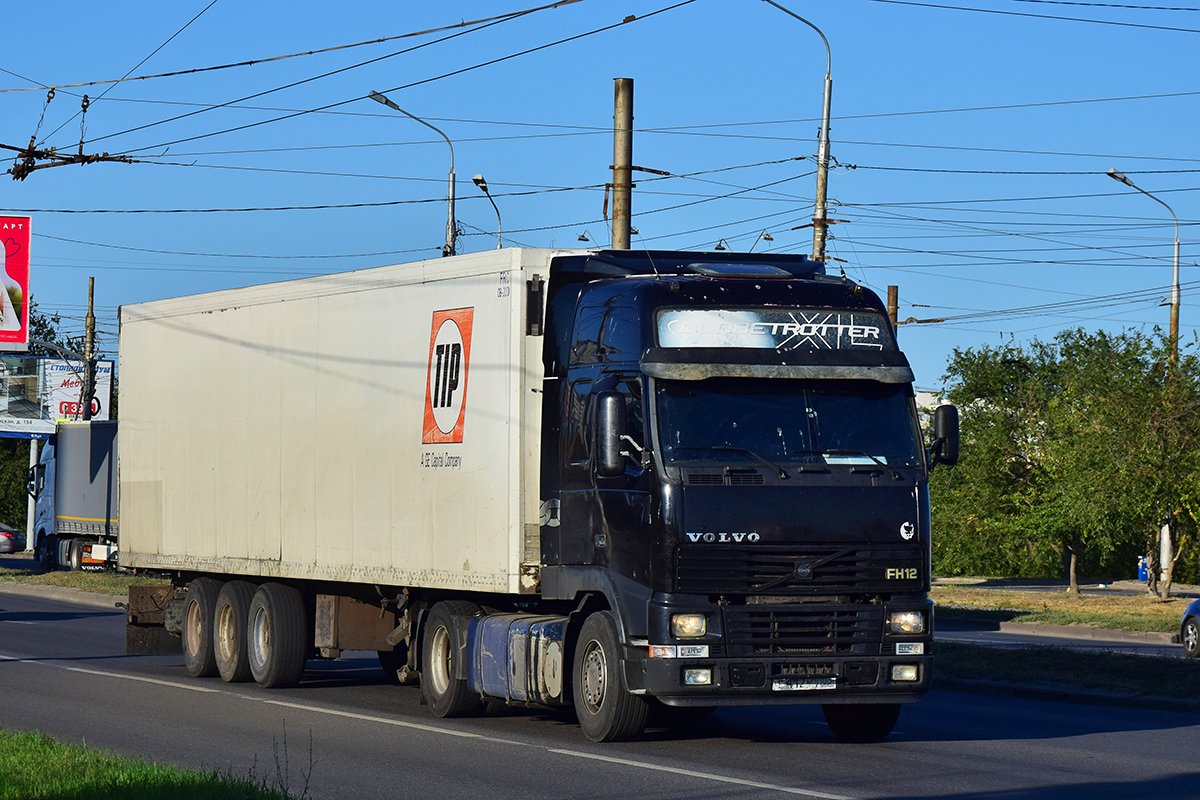 Дагестан, № Е 412 МУ 05 — Volvo ('1993) FH12.380