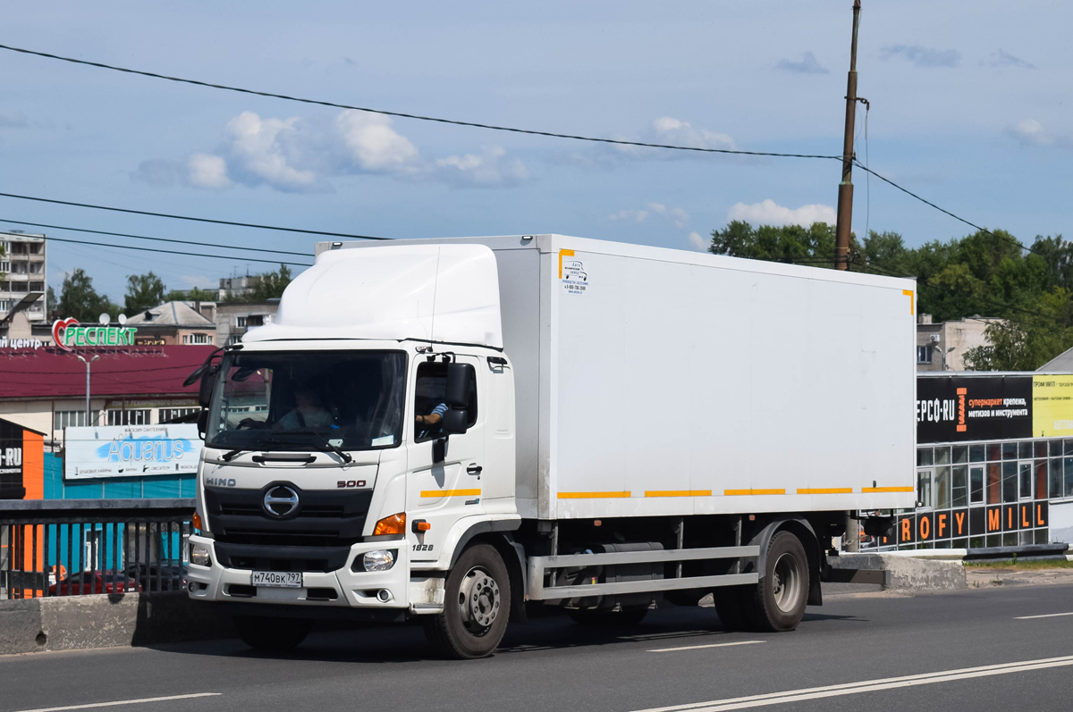 Москва, № М 740 ВК 797 — Hino 500