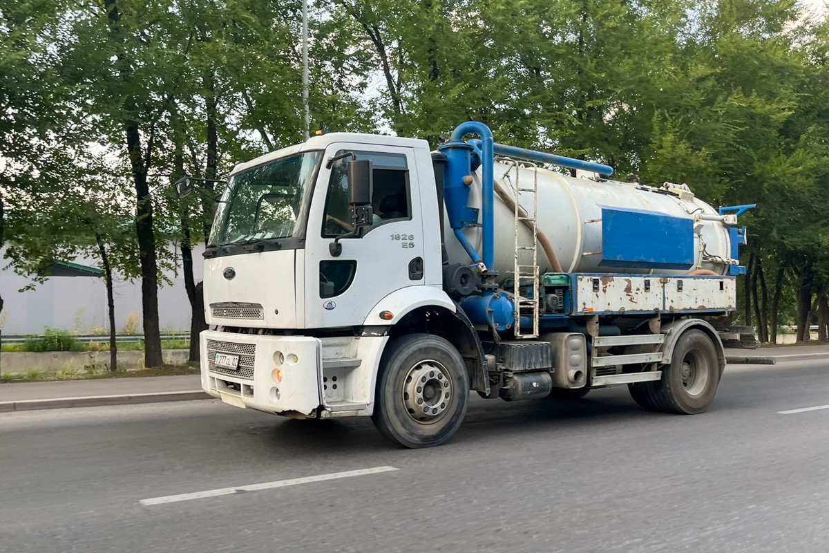 Алматы, № 277 CL 02 — Ford Cargo ('2003) 1826