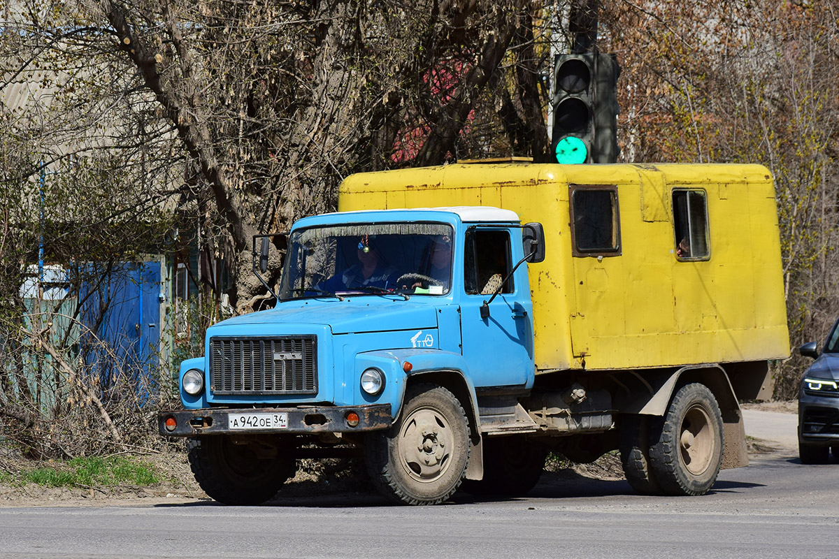 Волгоградская область, № А 942 ОЕ 34 — ГАЗ-3307